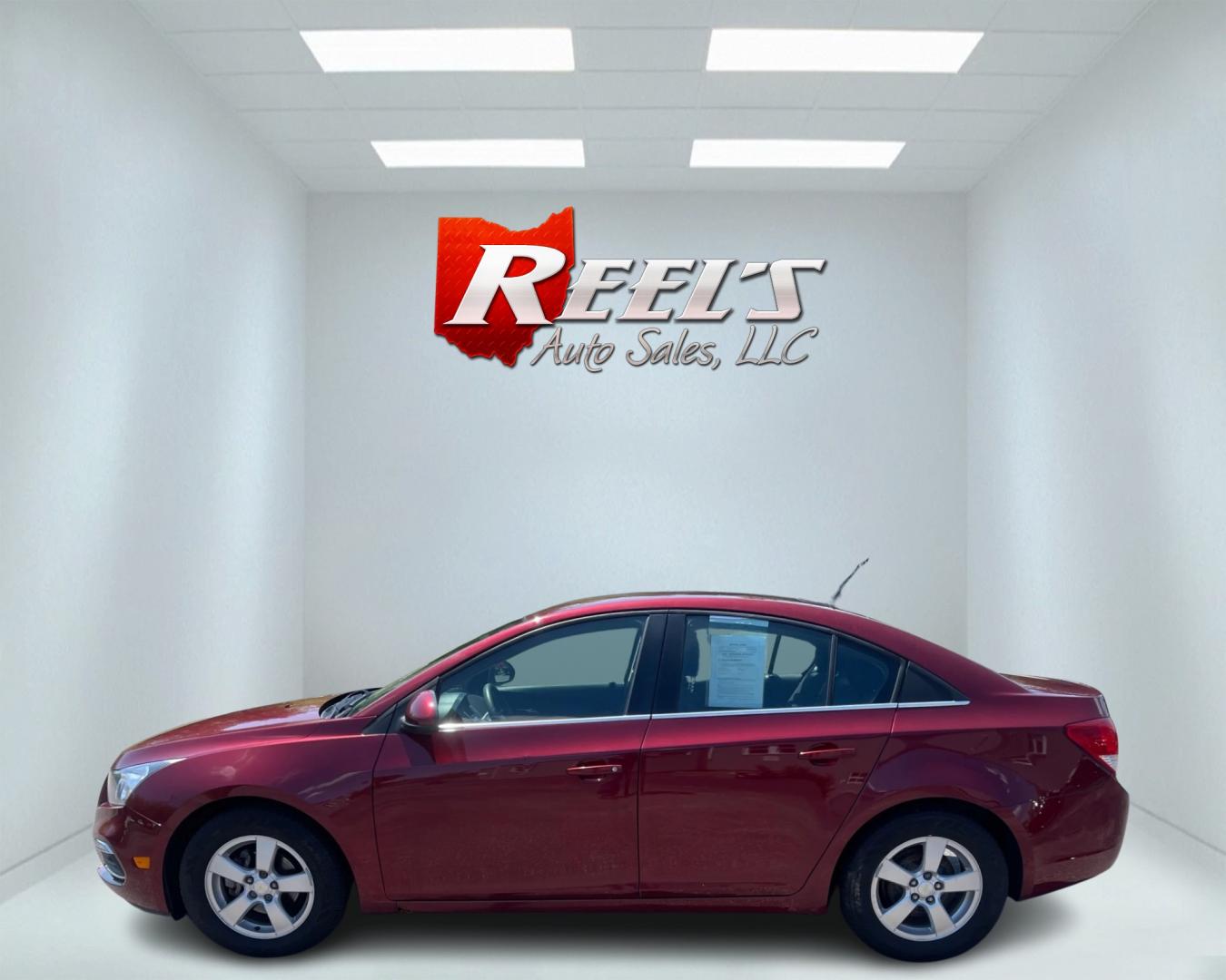 2016 Red /Black Chevrolet Cruze 2LT Auto (1G1PE5SB0G7) with an 1.4L I4 DOHC 16V TURBO engine, 6-Speed Automatic transmission, located at 11115 Chardon Rd. , Chardon, OH, 44024, (440) 214-9705, 41.580246, -81.241943 - Photo#8